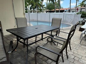 17800 NE 10th Ave in North Miami Beach, FL - Building Photo - Building Photo