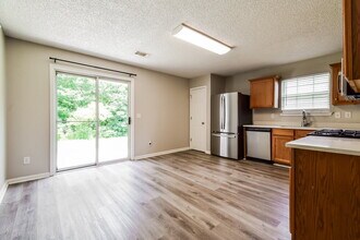 3568 Brookstone Way in Union City, GA - Building Photo - Building Photo