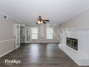 180 Windsor Dr in Fayetteville, GA - Foto de edificio - Building Photo