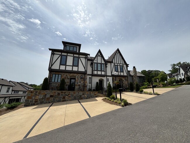 property at 995 Lennox Blvd
