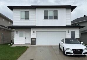 7457 23rd St S in Fargo, ND - Building Photo