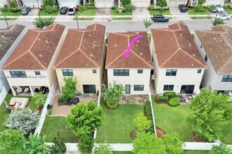 673 NE 191st St in Miami, FL - Building Photo - Building Photo