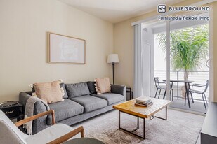 5535 Westlawn Ave in Los Angeles, CA - Building Photo