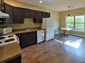 15 Lancaster Pl in Ballston Spa, NY - Building Photo - Building Photo
