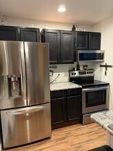 11 King Arthur Dr in East Lyme, CT - Building Photo - Building Photo