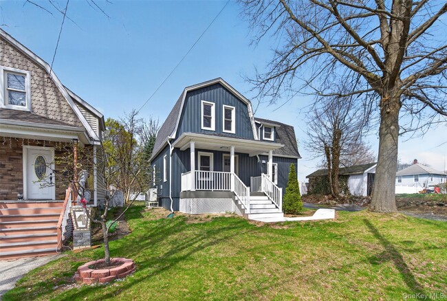 62 Poplar St in Newburgh, NY - Building Photo - Building Photo