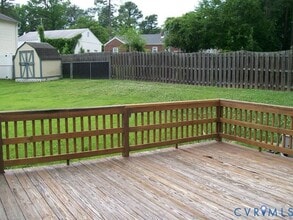 111 Lakeside Dr in Colonial Heights, VA - Building Photo - Building Photo
