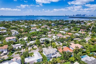 435 Hampton Ln in Key Biscayne, FL - Building Photo - Building Photo