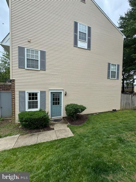 165 Crossbow Ln in Gaithersburg, MD - Building Photo