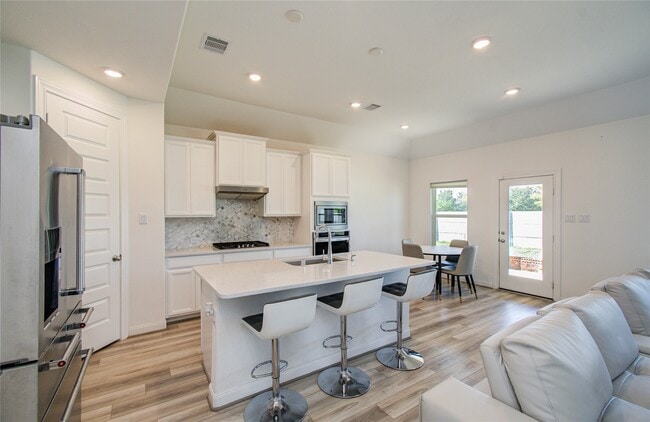 property at 2816 Oakheath Crst Ct