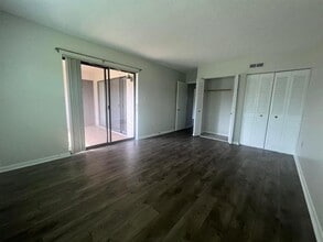 2400 Winding Creek Blvd-Unit -3-203 in Clearwater, FL - Building Photo - Building Photo