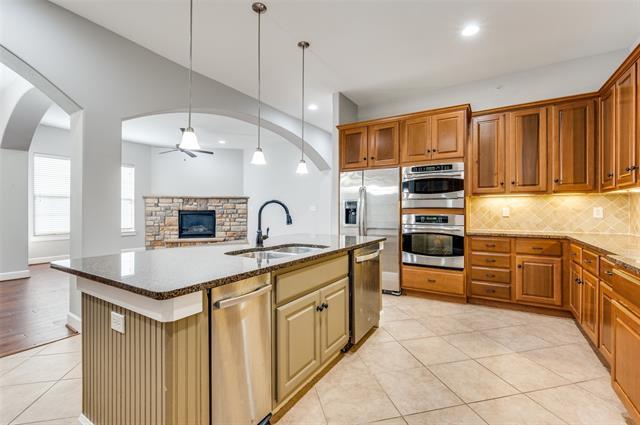property at 6631 Via Positano