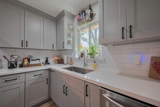 1941 Heights Dr in Katy, TX - Building Photo - Building Photo