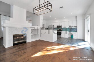 9404 Fox Den Ct in Elk Grove, CA - Building Photo - Building Photo