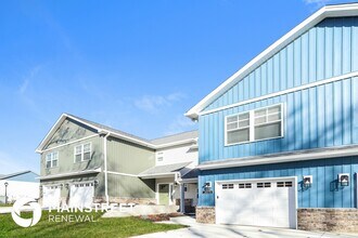 2071 Paddle Wheel Dr, Unit 555 in Jeffersonville, IN - Building Photo - Building Photo