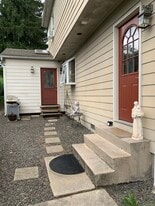 28 Galpin St in Naugatuck, CT - Building Photo