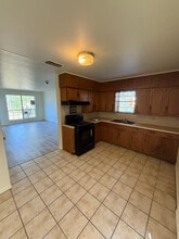 1302 Scenic Dr in Longview, TX - Foto de edificio - Building Photo