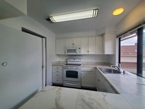 1755 Novato Blvd in Novato, CA - Building Photo - Building Photo