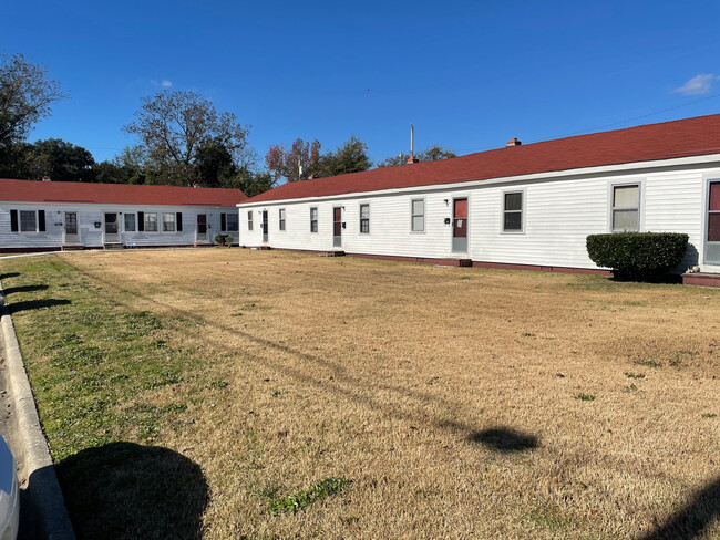 Godwin Avenue Apartments (GAA) in Lumberton, NC - Foto de edificio - Building Photo