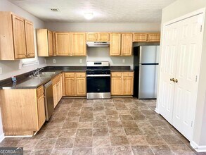 60 Spring Lake Terrace in Covington, GA - Building Photo - Building Photo