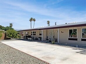 73250 Broadmoor Dr in Thousand Palms, CA - Foto de edificio - Building Photo