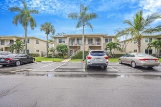 5910 Via Delray Blvd, Unit B in Delray Beach, FL - Foto de edificio - Building Photo