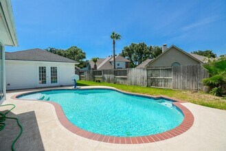 623 Airybrook Ln in Houston, TX - Building Photo - Building Photo