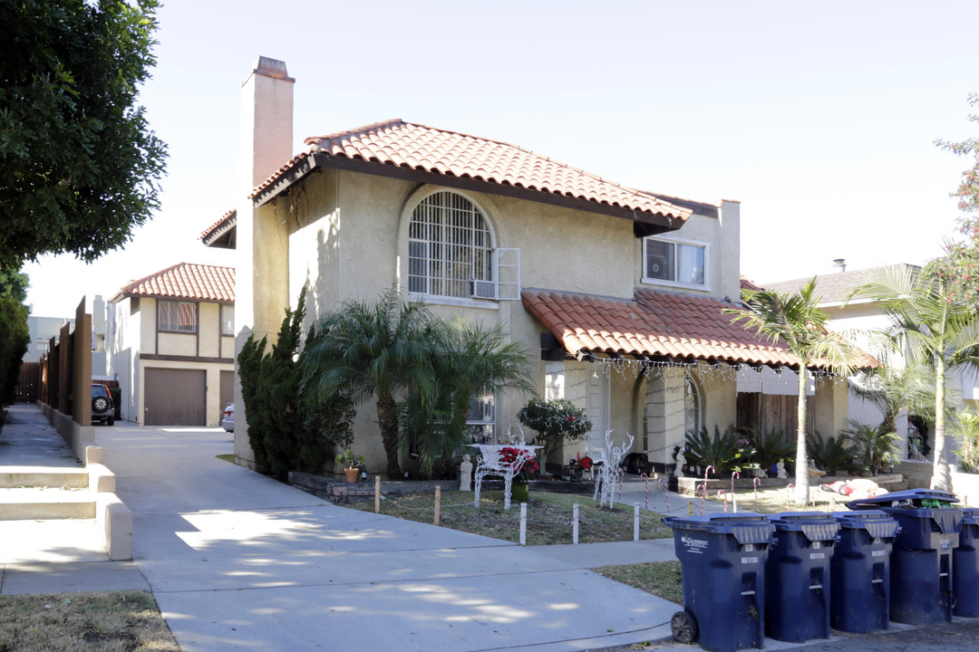 17671 Van Buren St in Huntington Beach, CA - Building Photo