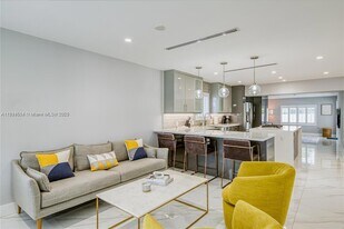 1239 Washington St in Hollywood, FL - Building Photo