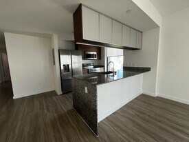 170 NE 23rd St, Unit C1 in Miami, FL - Building Photo
