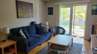 134 Summer St in Malden, MA - Foto de edificio - Building Photo