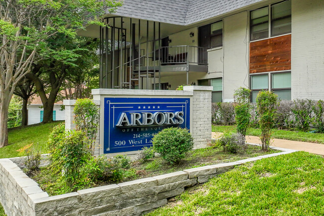 Arbors Off The Square in McKinney, TX - Foto de edificio - Building Photo