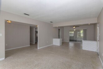 512 MacArthur Dr in Orlando, FL - Building Photo - Building Photo