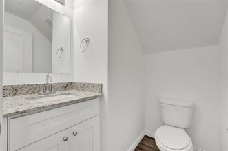 1608 Ash Crescent St in Fort Worth, TX - Building Photo - Building Photo