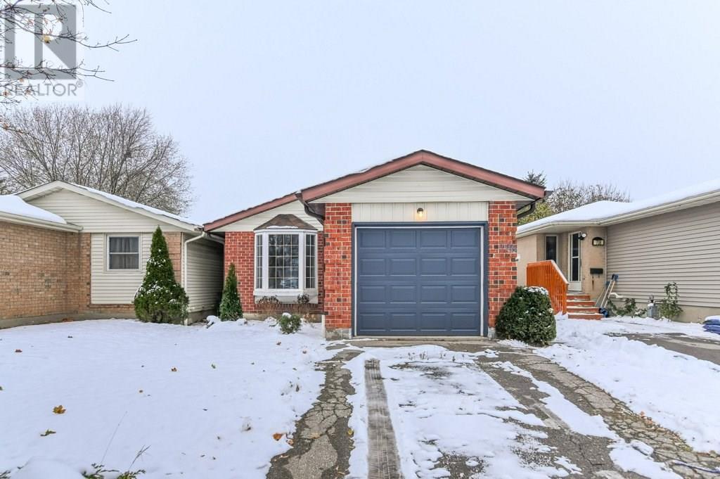 706 Scottsdale Dr in Guelph, ON - Building Photo