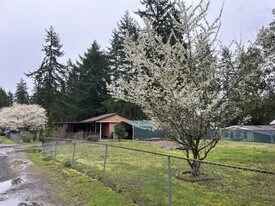 416 Duterrow Rd SE in Olympia, WA - Building Photo