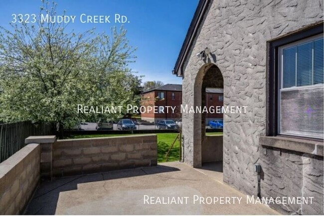 3323 Muddy Creek Rd in Cincinnati, OH - Foto de edificio - Building Photo