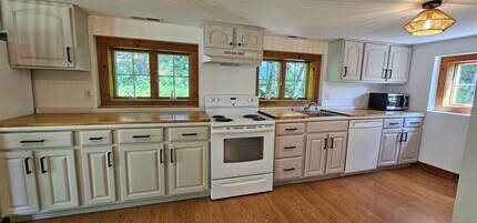 50 Mountain Rd in Redding, CT - Building Photo - Building Photo