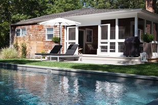 20 Renees Way in East Hampton, NY - Building Photo