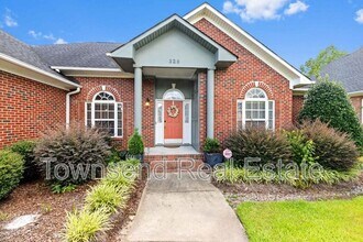 329 W Summerchase Dr in Fayetteville, NC - Foto de edificio - Building Photo