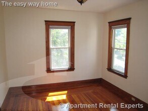 79 Capen St, Unit #2 in Medford, MA - Building Photo - Building Photo