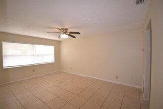 1587 C 470 C in Lake Panasoffkee, FL - Building Photo - Building Photo
