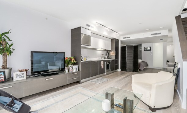 1477 W Pender St in Vancouver, BC - Building Photo - Building Photo