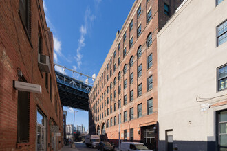 135 Plymouth St in Brooklyn, NY - Building Photo - Building Photo