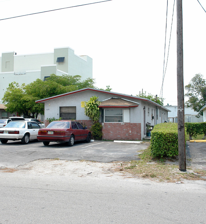 916-920 NW 2nd St in Fort Lauderdale, FL - Foto de edificio
