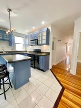 200 Hyde Park Ave in Boston, MA - Foto de edificio - Building Photo