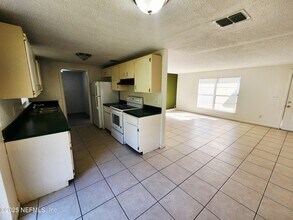 7127 Prellie St in Jacksonville, FL - Building Photo - Building Photo