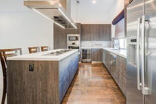 2333 Sperber Ln in Houston, TX - Building Photo