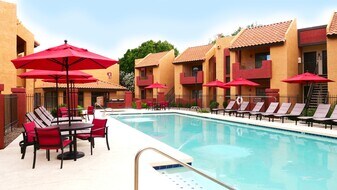 Atrium Court in Phoenix, AZ - Building Photo
