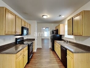 19140 Kanawha Dr in Cornelius, NC - Foto de edificio - Building Photo